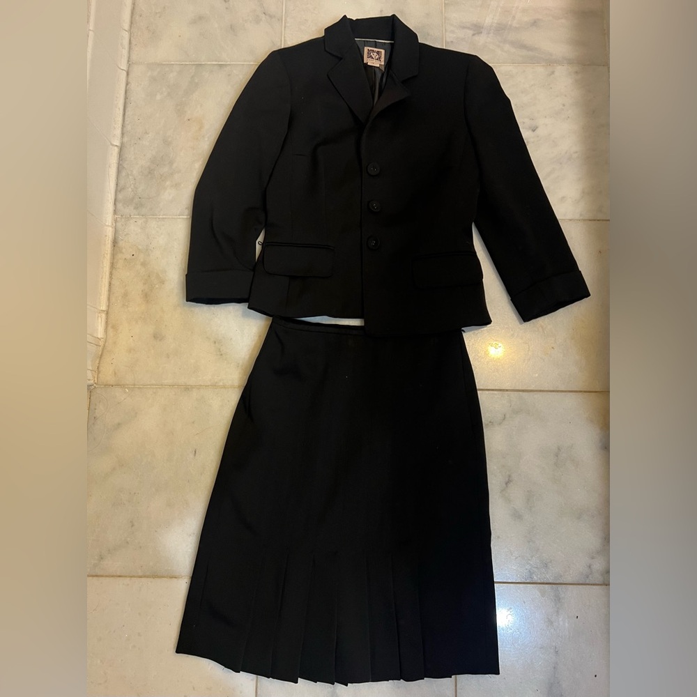 Anne Klein Size 2 Black Blazer and Skirt Matching Set